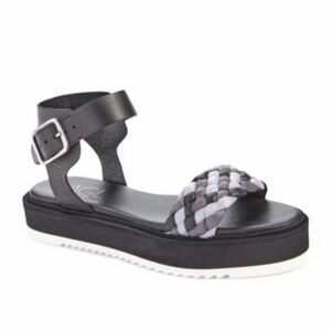 AGL Mirea Platform Ankle Strap Sandals in Nero/Carbon Size 39 US 8.5
